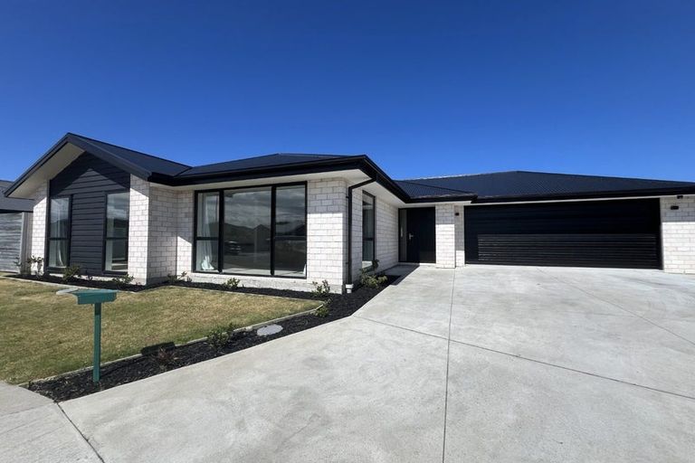 Photo of property in 19 Batchelor Place, Kaiapoi, 7630
