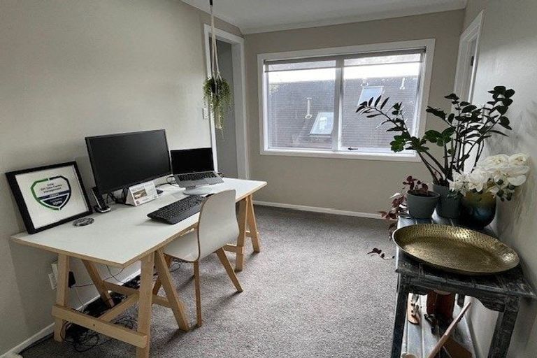 Photo of property in 49b The Esplanade, Eastern Beach, Auckland, 2012