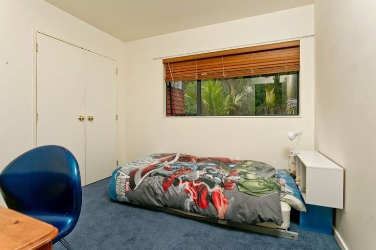 Photo of property in 98 Pemberton Avenue, Bayview, Auckland, 0629