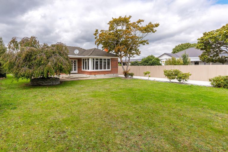 Photo of property in 39 Rhodes Street, Waimate, 7924