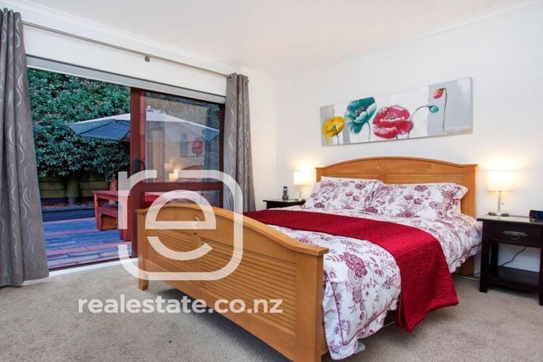 Photo of property in 13 Shah Place, Glen Eden, Auckland, 0602