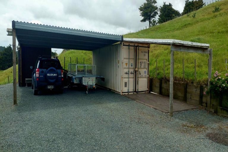 Photo of property in 56 Bellevue Way, Otaika, 0170