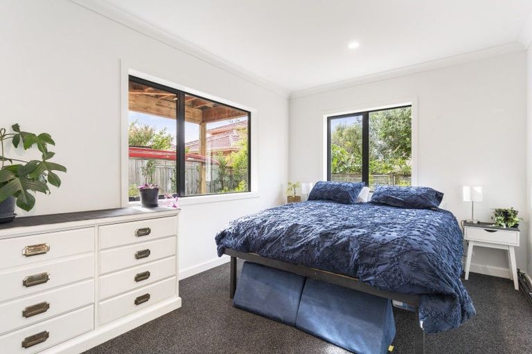 Photo of property in 12b Waikura Drive, Te Atatu Peninsula, Auckland, 0610