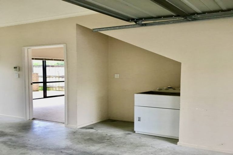 Photo of property in 70 Skip Lane, East Tamaki, Auckland, 2013