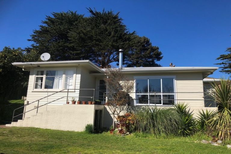 Photo of property in 58 Te Moana Road, Waikanae Beach, Waikanae, 5036