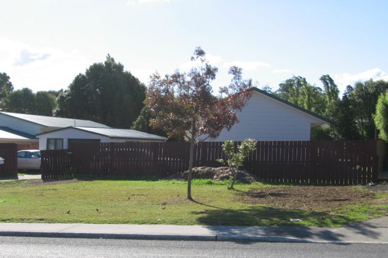 Photo of property in 124 Moire Road, West Harbour, Auckland, 0618