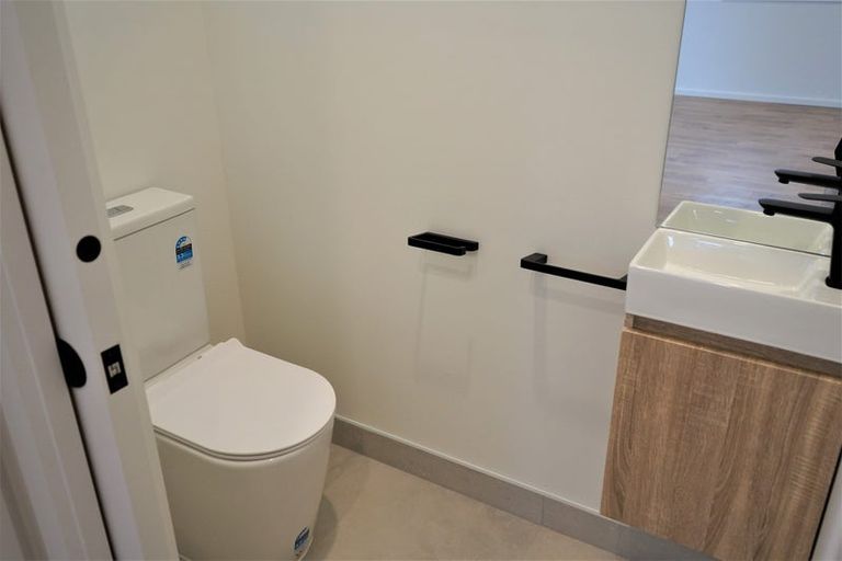 Photo of property in 35c Vincent Street, Howick, Auckland, 2014