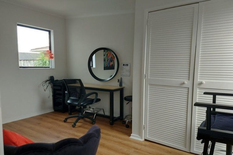 Photo of property in 2/436 Great South Road, Opaheke, Papakura, 2113