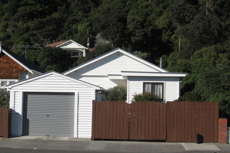 Photo of property in 115 Muritai Road, Eastbourne, Lower Hutt, 5013