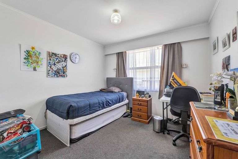Photo of property in 8 Kennedy Place, Merrilands, New Plymouth, 4312