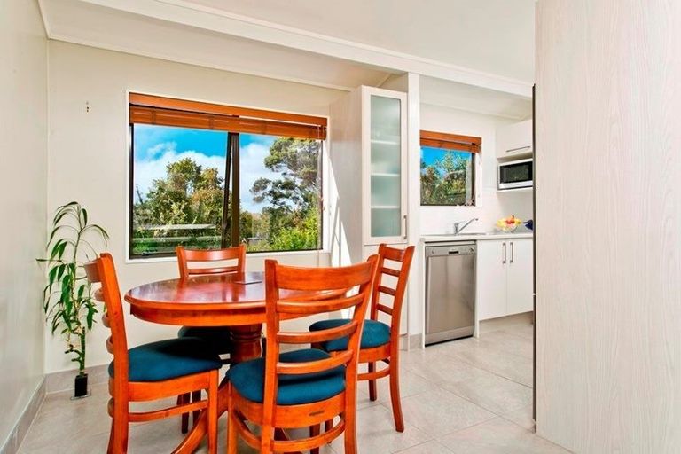 Photo of property in 2/104 Verran Road, Birkdale, Auckland, 0626