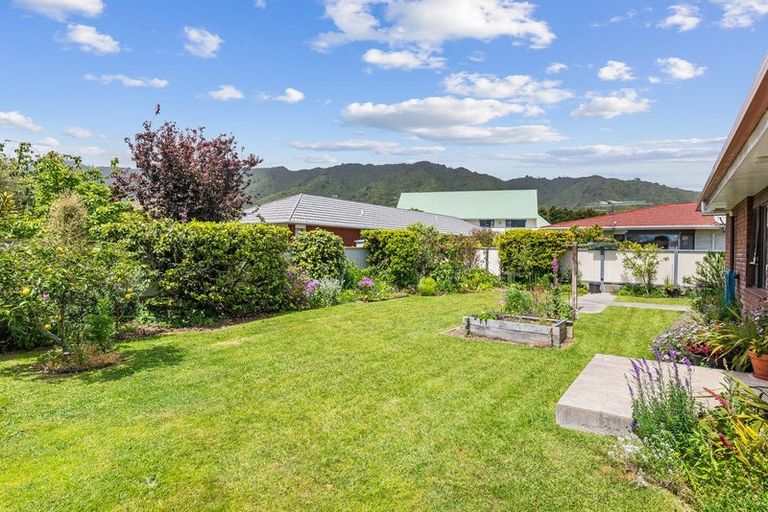 Photo of property in 9 Awanui Drive, Waikanae, 5036