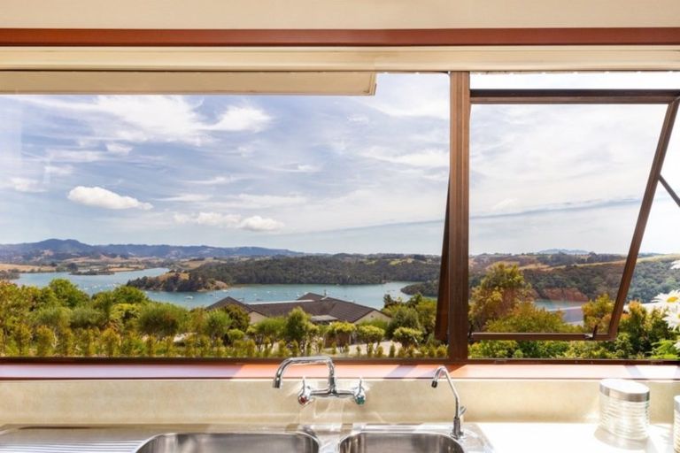 Photo of property in 12 Kotare Place, Sandspit, Warkworth, 0982