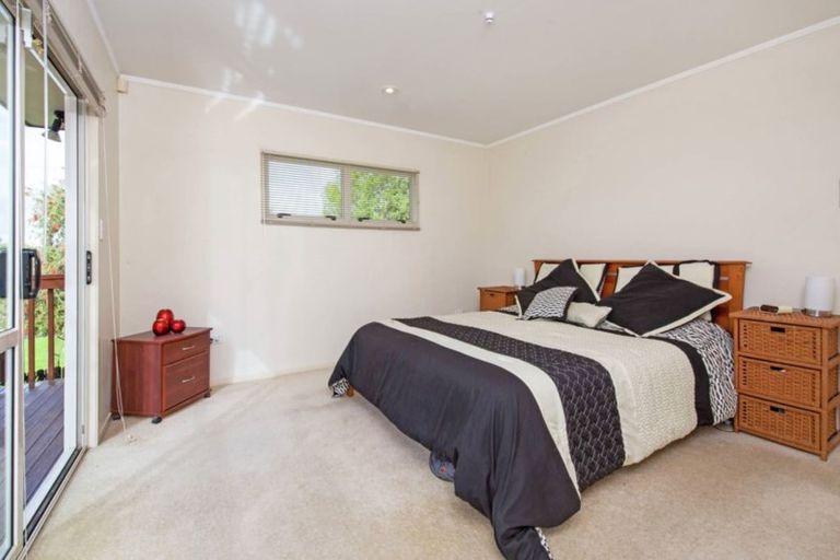 Photo of property in 204 Botany Road, Botany Downs, Auckland, 2010