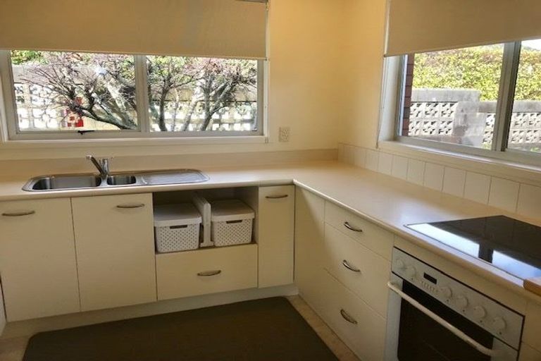 Photo of property in 3/5 Dodson Avenue, Milford, Auckland, 0620