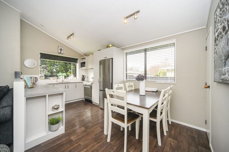 Photo of property in 6 Mercury Street, Milson, Palmerston North, 4414