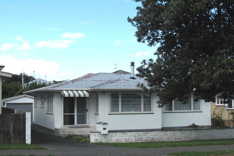 Photo of property in 24 Miro Street, Castlecliff, Whanganui, 4501