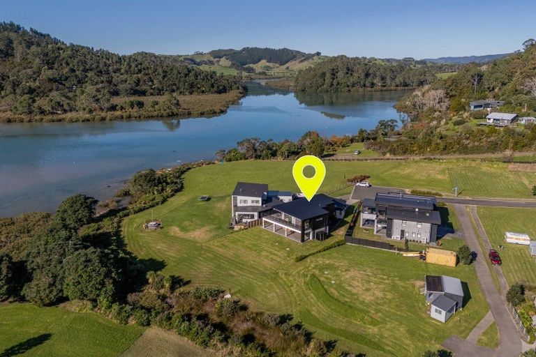 Photo of property in 17 Fred Harsant Drive, Cooks Beach, 3591