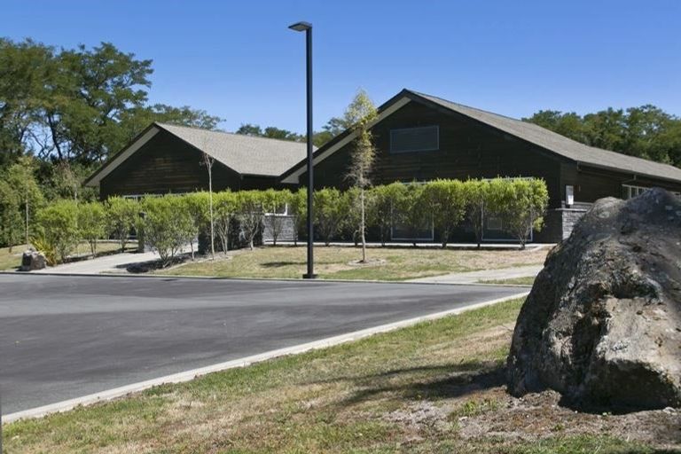Photo of property in 43 Parawera Drive, Acacia Bay, Taupo, 3330
