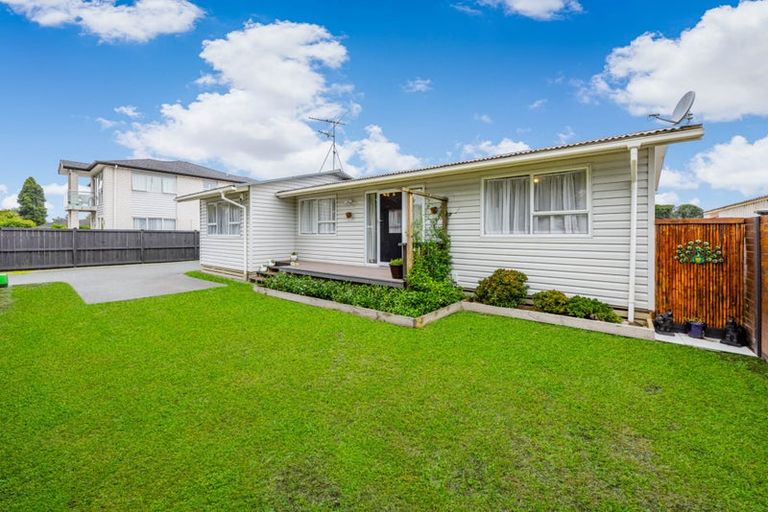 Photo of property in 2/40 Laurie Avenue, Papakura, 2110