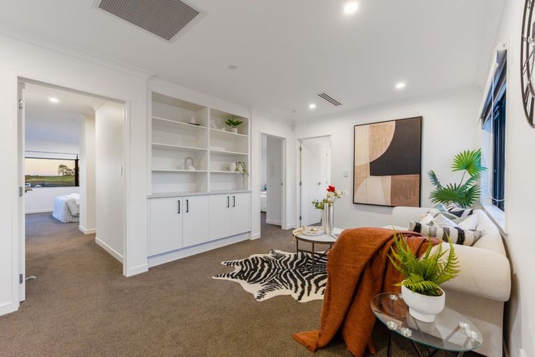 Photo of property in 39 Davey Crescent, Orewa, 0931