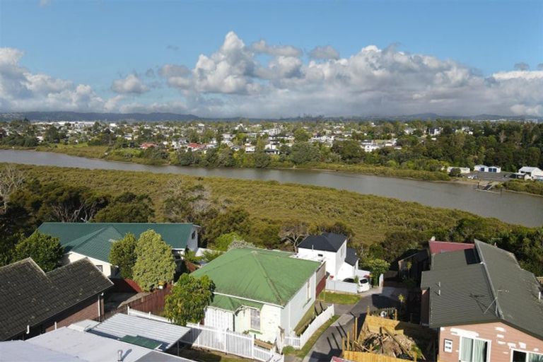 Photo of property in 4/141 Colwill Road, Massey, Auckland, 0614