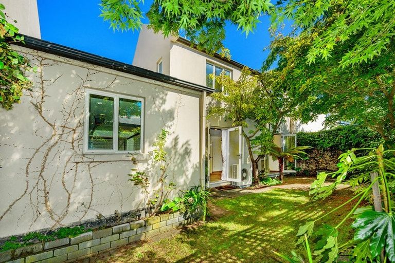 Photo of property in 2/44 Springfield Road, St Albans, Christchurch, 8014