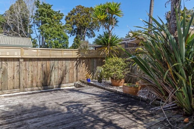 Photo of property in 1/16 Puriri Avenue, Greenlane, Auckland, 1051