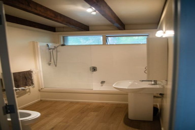 Photo of property in 28a Brunton Place, Glenfield, Auckland, 0629