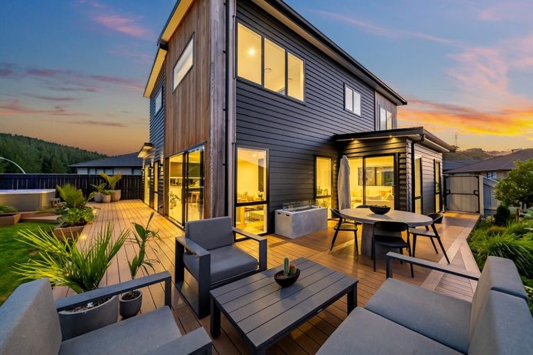 Photo of property in 15 Weatherdeck Close, Whitby, Porirua, 5024