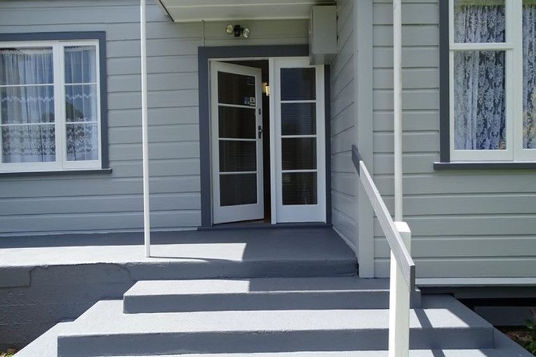 Photo of property in 78 Queen Street West, Levin, 5510