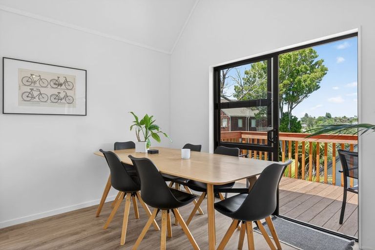 Photo of property in 2/31 Verran Road, Birkenhead, Auckland, 0626