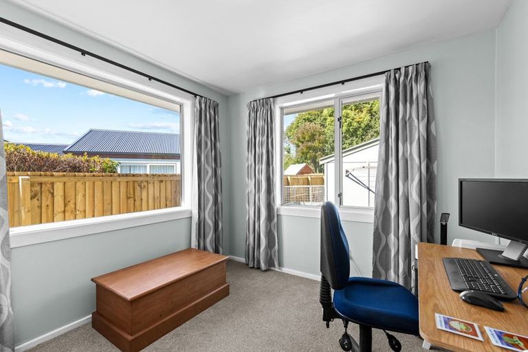 Photo of property in 39 Martbern Crescent, Bishopdale, Christchurch, 8053