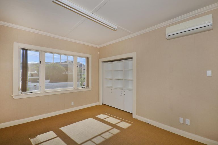 Photo of property in 5 Henry Street, Ebdentown, Upper Hutt, 5018