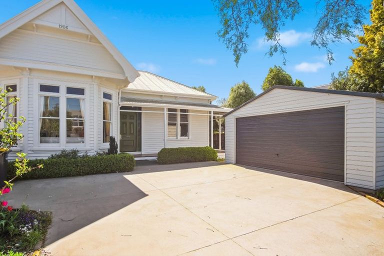 Photo of property in 133 Somerfield Street, Somerfield, Christchurch, 8024