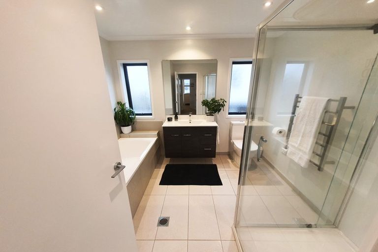 Photo of property in 38 Tuatua Road, Hobsonville, Auckland, 0616