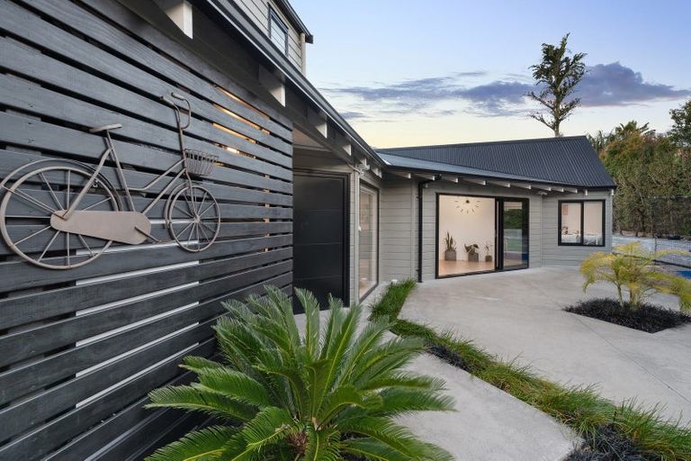 Photo of property in 9 Quebec Road, Milford, Auckland, 0620