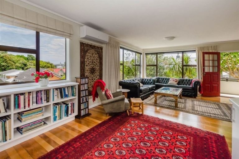 Photo of property in 21 Ocean Road, Paraparaumu Beach, Paraparaumu, 5032