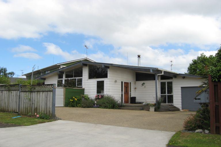 Photo of property in 3 Ashby Place, Pukekohe, 2120
