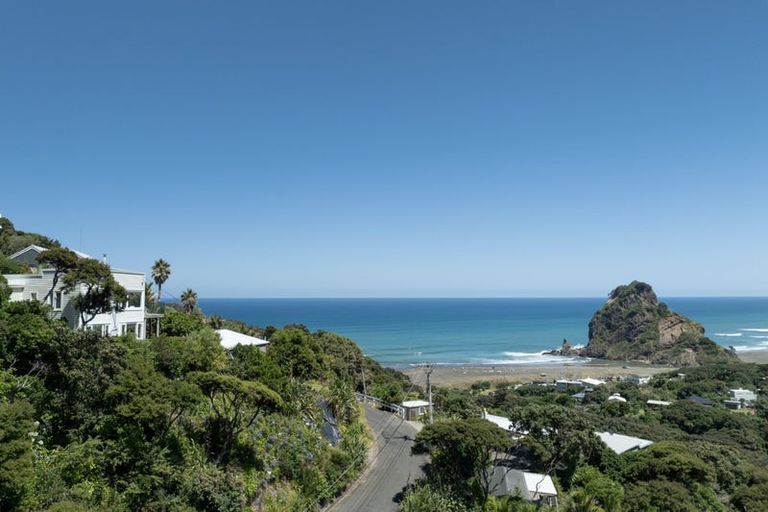 Photo of property in 42 Rayner Road, Piha, 0772