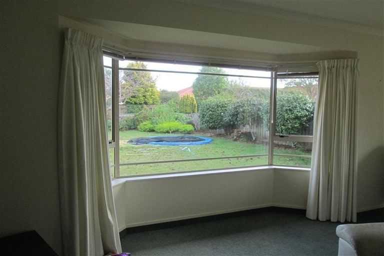 Photo of property in 8 Glen Loch Place, Paraparaumu, 5032