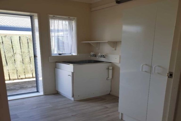 Photo of property in 82 Frank Nobilo Drive, Golflands, Auckland, 2013