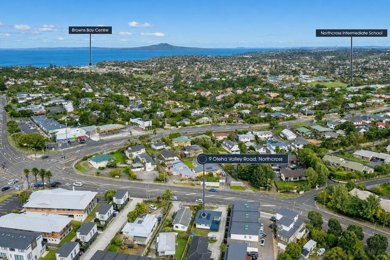Photo of property in 9 Oteha Valley Road, Northcross, Auckland, 0632