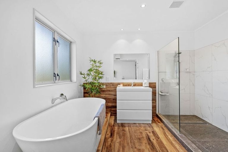 Photo of property in 29a Hatea Drive, Regent, Whangarei, 0112