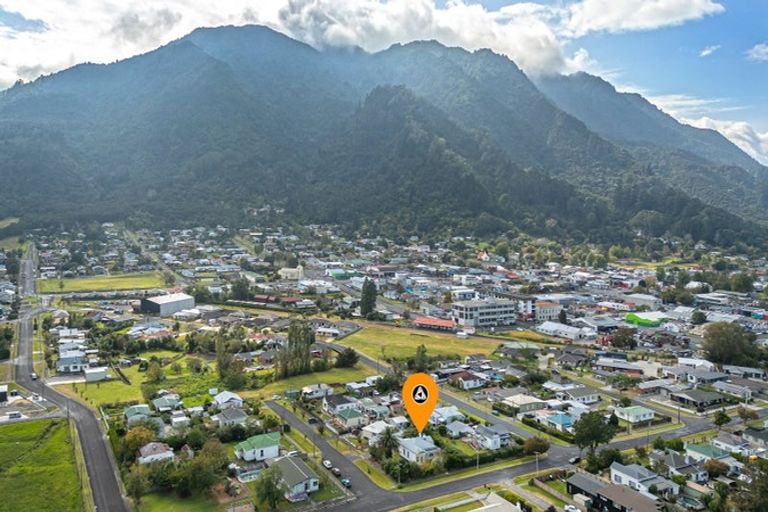 Photo of property in 18 Terminus Street, Te Aroha, 3320