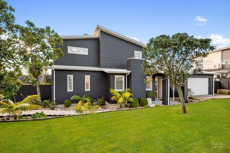 Photo of property in 39 Kittiwake Drive, Schnapper Rock, Auckland, 0632