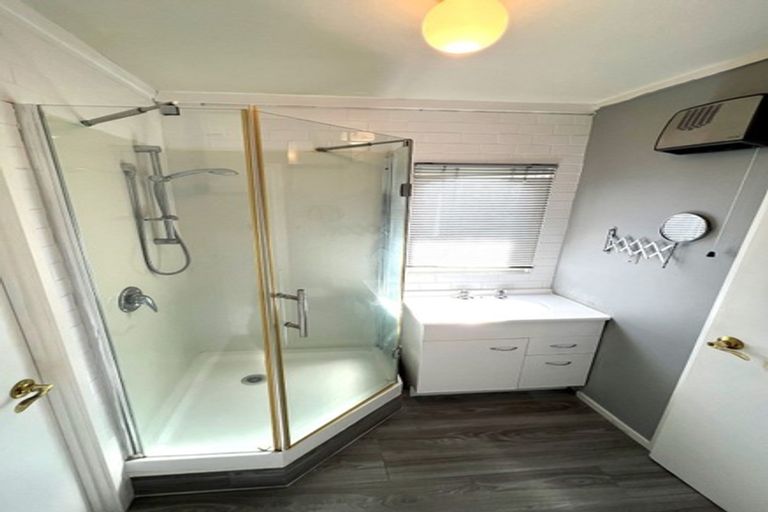 Photo of property in 9/1 Glen Road, Browns Bay, Auckland, 0630