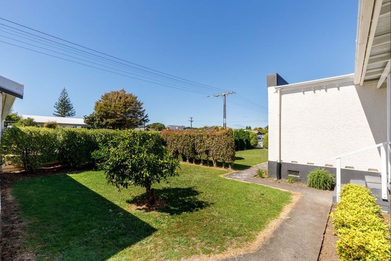 Photo of property in 6 High Street West, Waitara, 4320