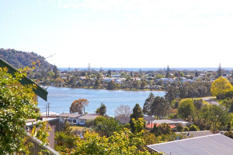 Photo of property in 33 Windsor Drive, Tairua, 3508