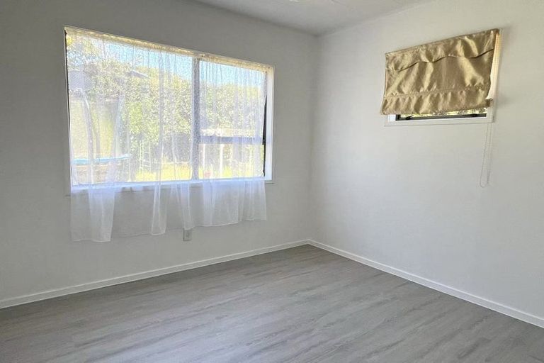 Photo of property in 68 Kaipatiki Road, Glenfield, Auckland, 0629